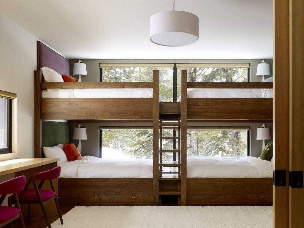 Двухъярусная кровать: два вопроса — одно решение!