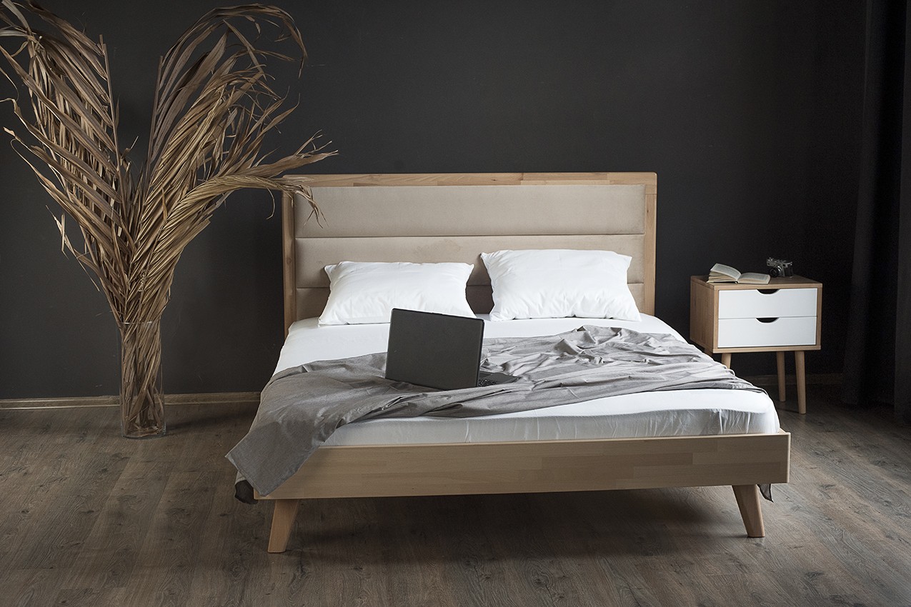 Деревянная кровать Моника